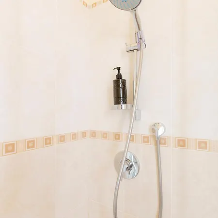 Casa In Centro - 300mt Da Ariston E Pista Ciclabile Apartamento